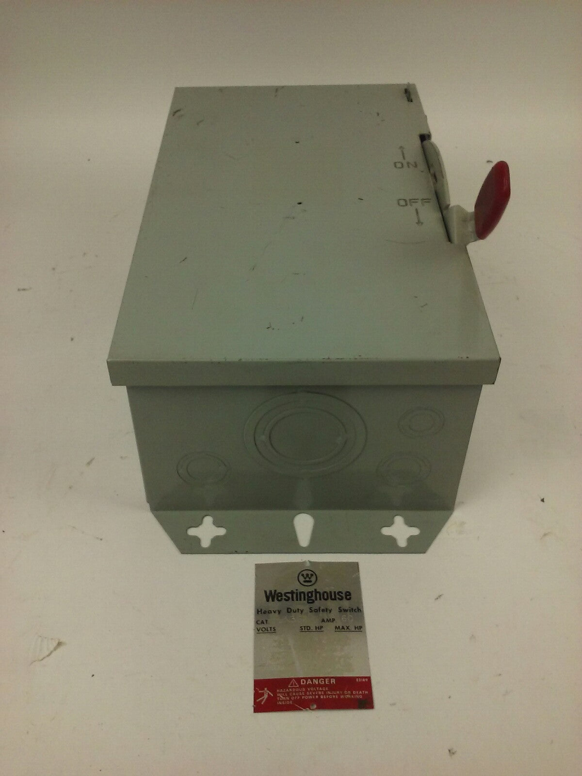 WESTINGHOUSE, HUN362, SAFETY SWITCH, 60A, 600V, 3P, TYPE 1 INDOOR, MISSING PARTS