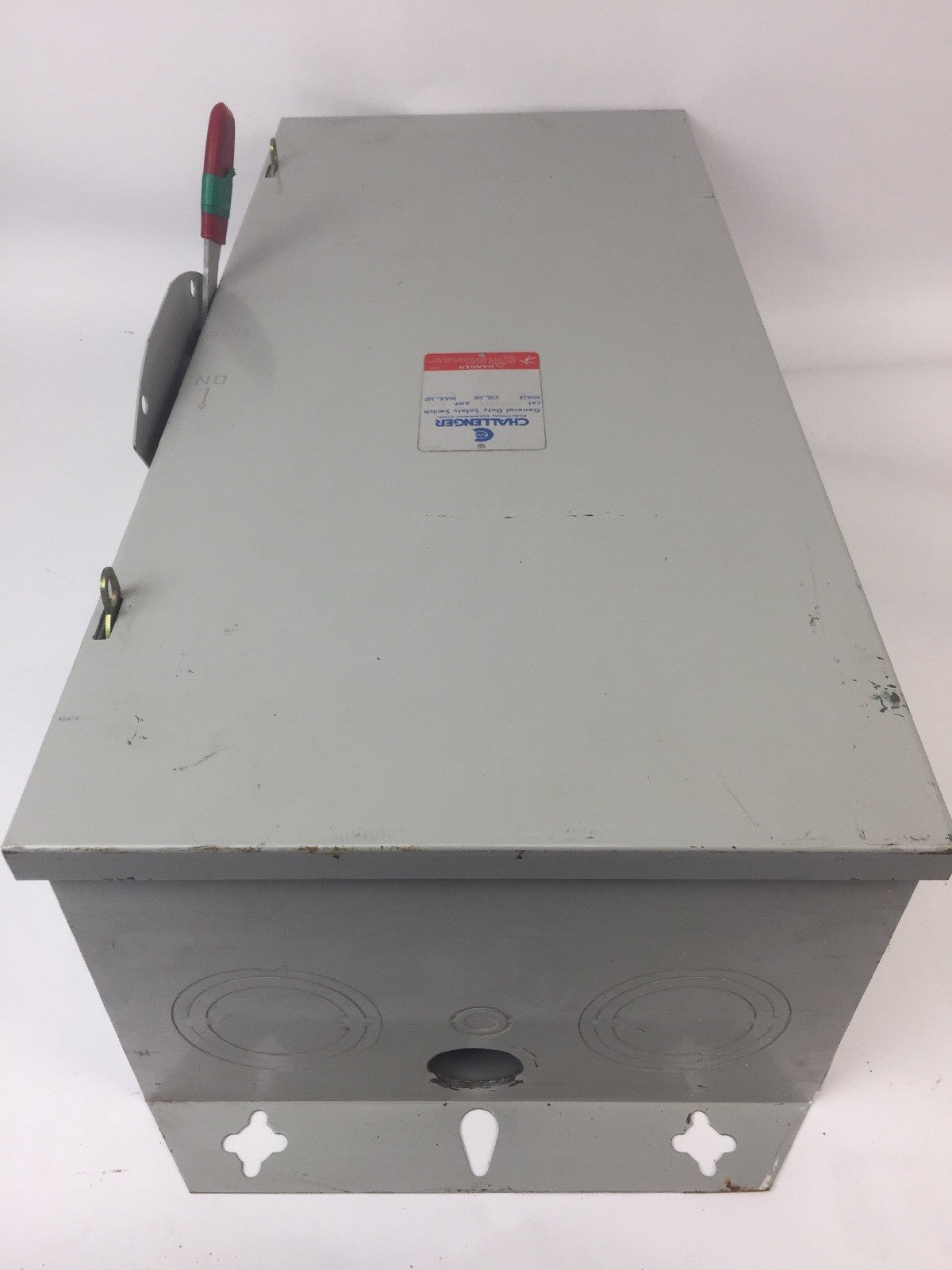 CHALLENGER GD324NFC 200 AMP 240 VAC 3 POLES TYPE 1 NON FUSIBLE GENERAL DUTY