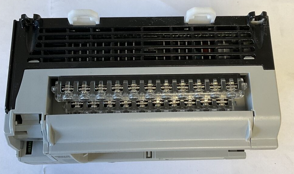 ALLEN BRADLEY 1764-24BWA MICROLOGIX 24 POINT CONTROLLER 24VDC SER.B