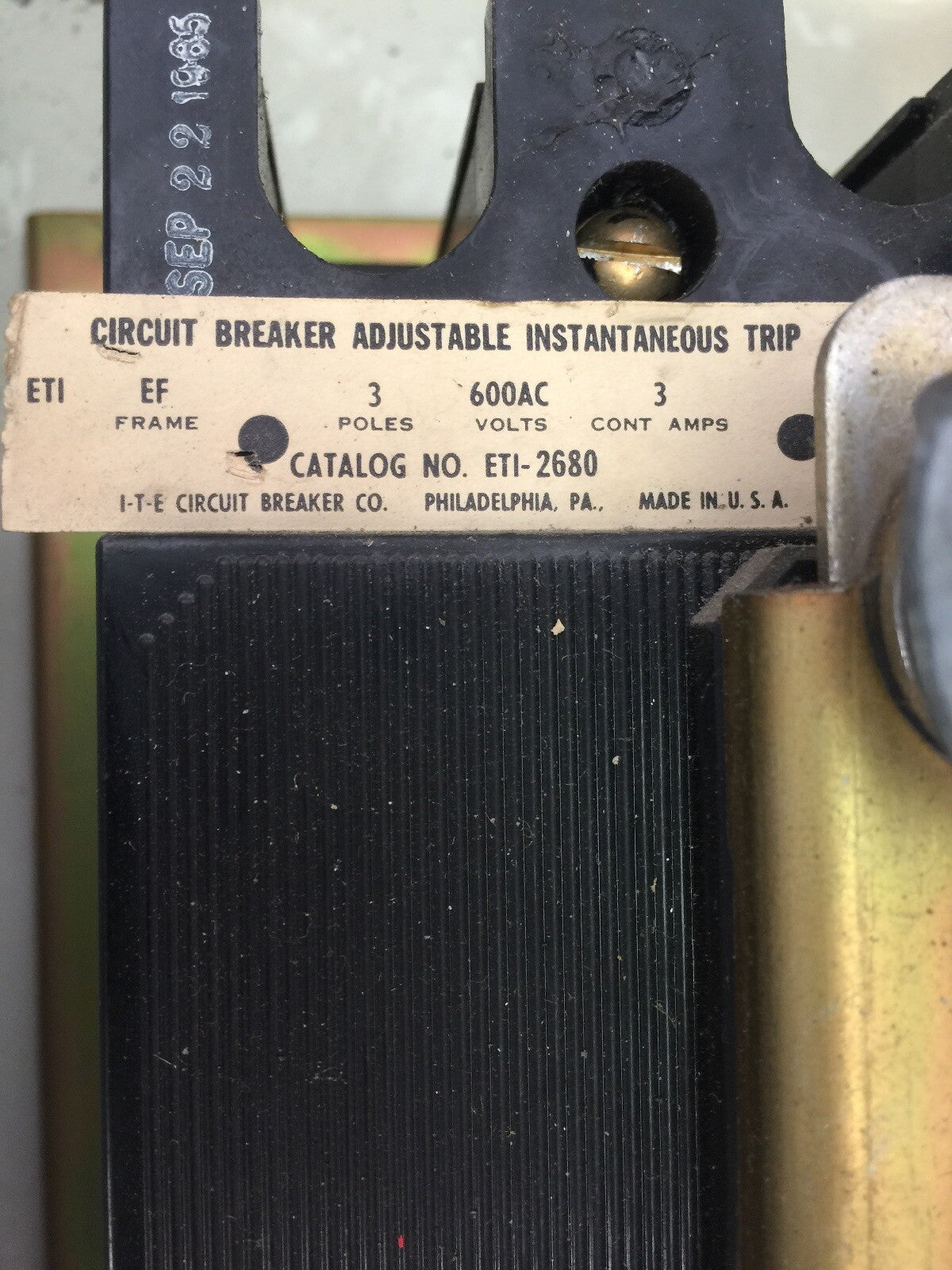 ALLEN BRADLEY 872239 COMBINATION STARTER 550V 10HP 3PH SIZE 1 BREAKER 3A
