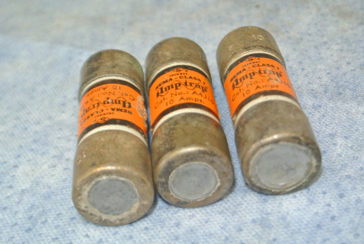 LOT of 3 / GOULD-SHAWMUT A4J10 AMP-TRAP® FUSE / 10A / 600V