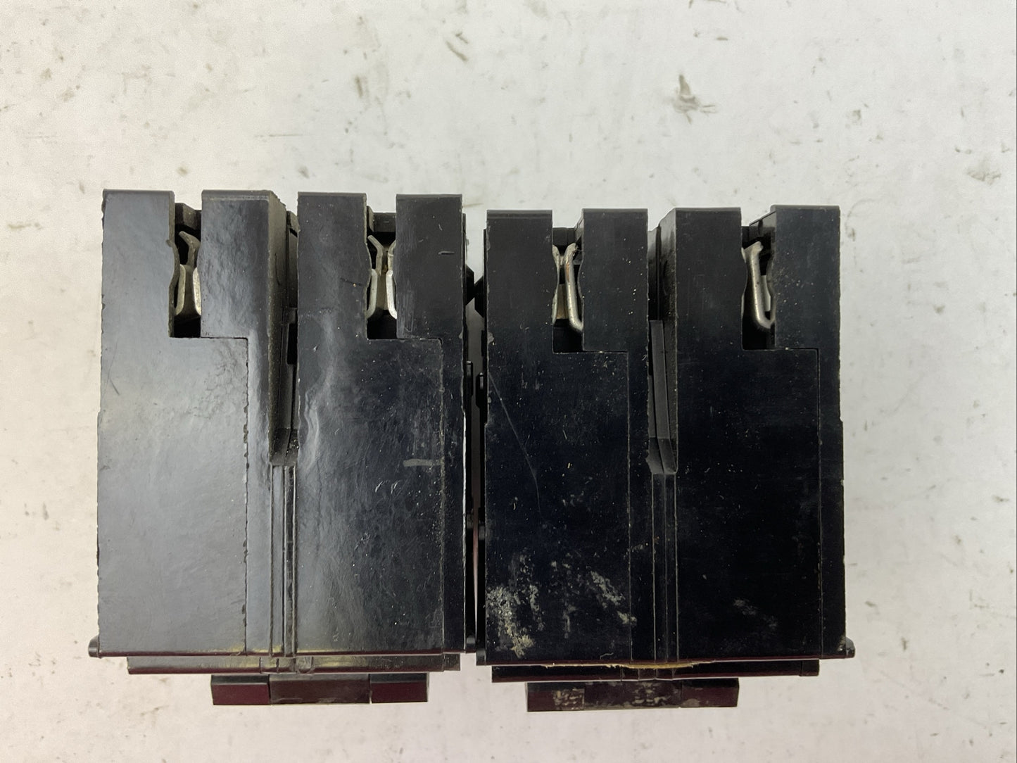 CROUSE-HINDS / MURRAY MP240 CIRCUIT BREAKER 40AMP 2POLE 120/240VAC (LOT OF 2)