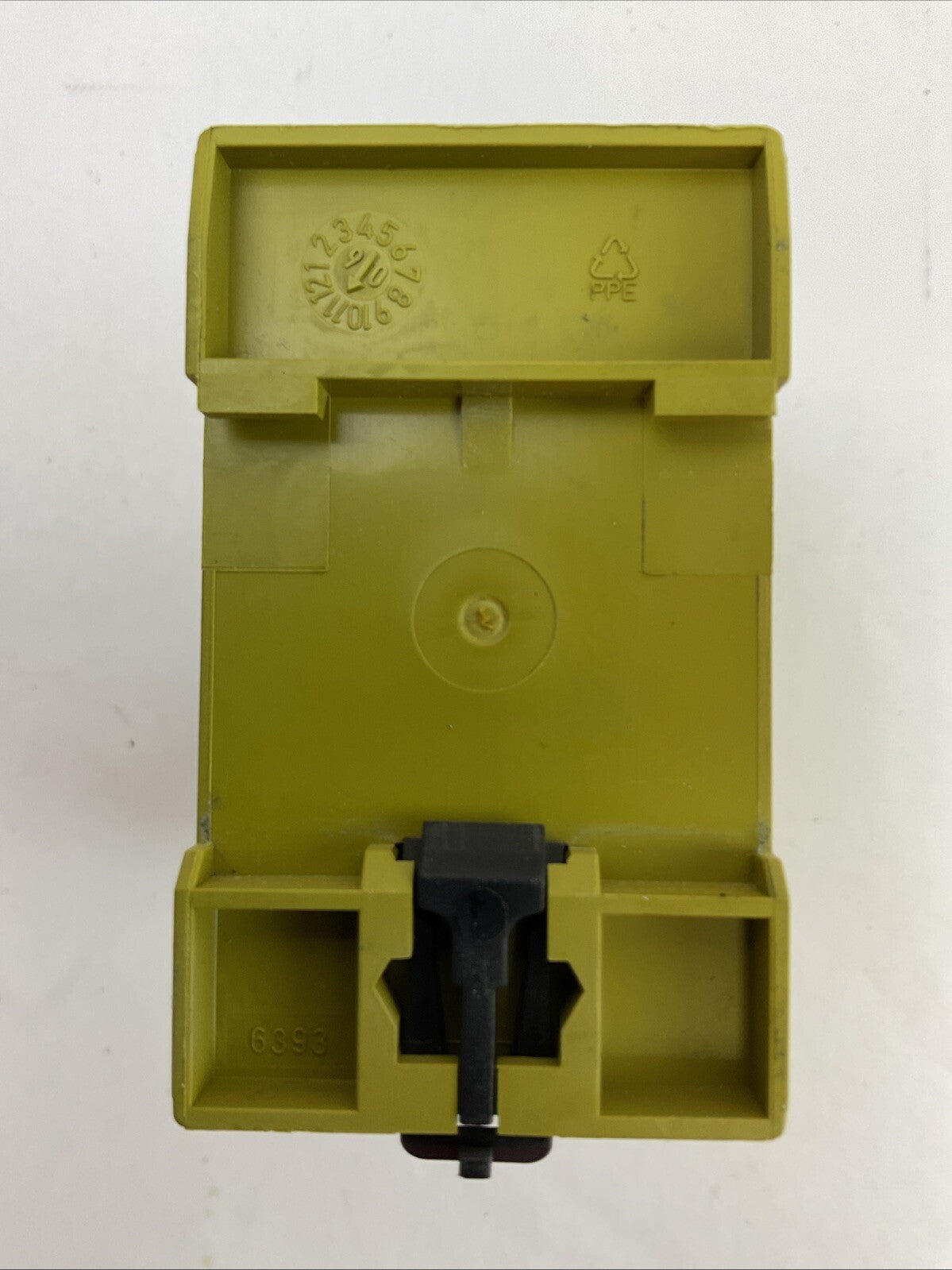 PILZ P2HZ X1P 24VDC 3N/O 1N/C 2SO SAFETY RELAY