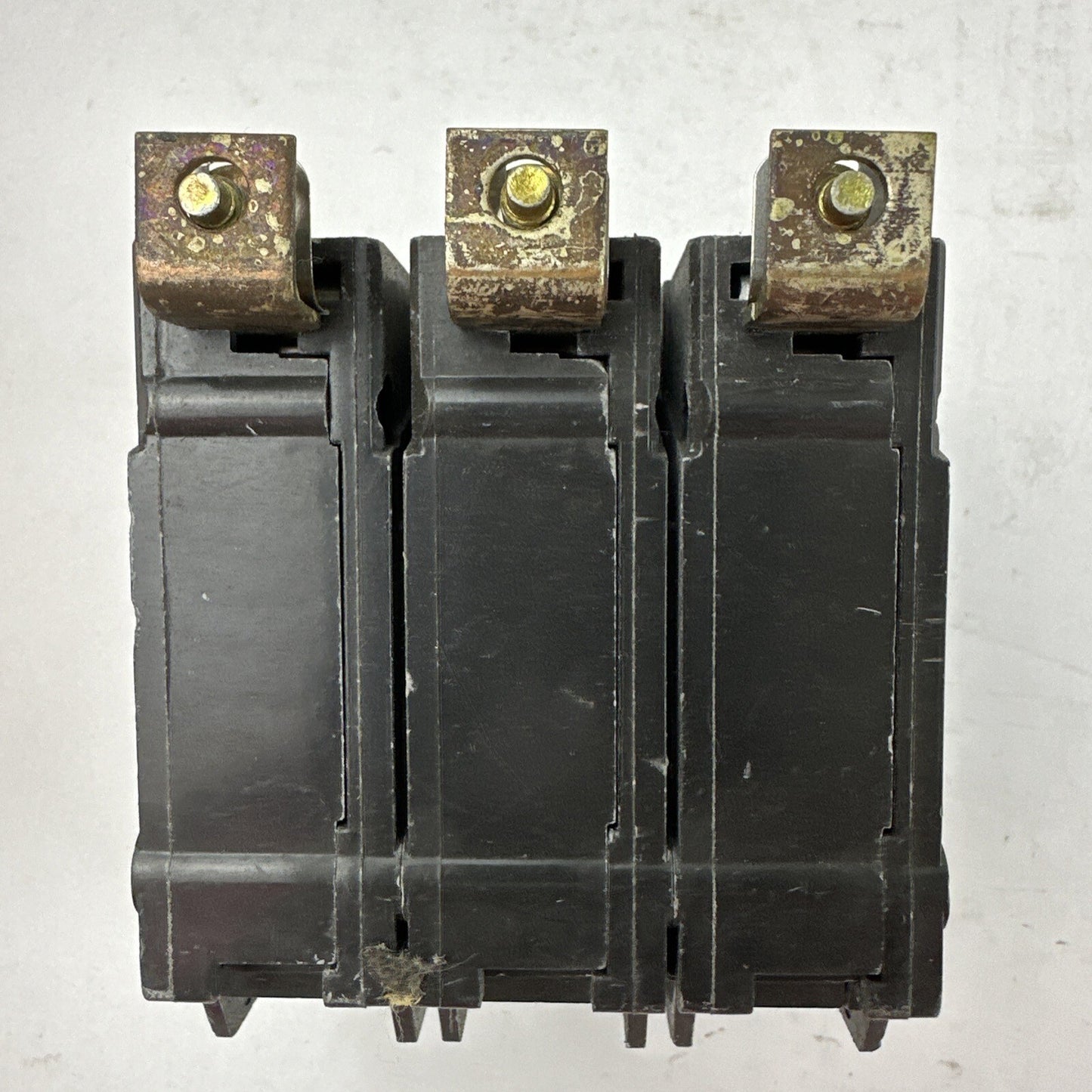 GE THQB32020 CIRCUIT BREAKER 20AMP 3POLE 240VAC