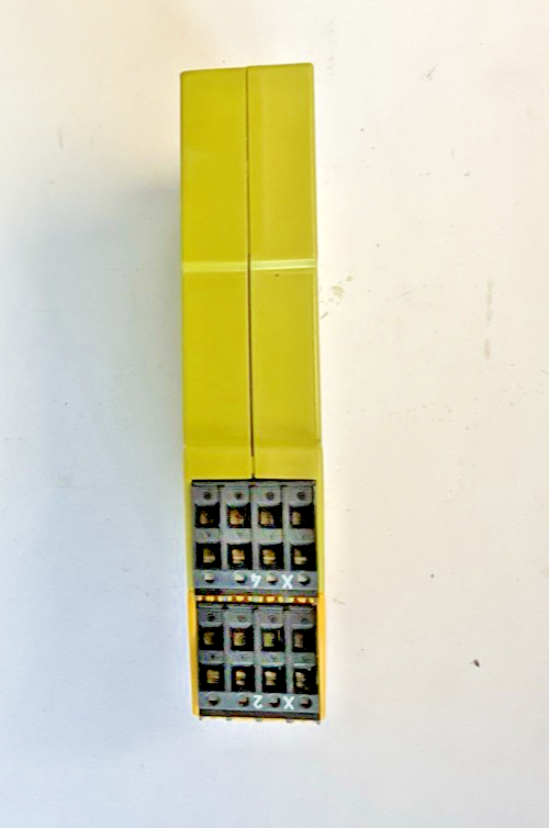 PILZ PNOZ S4 C 24 VDC 3N/0 1N/C SAFETY RELAY 24VDC