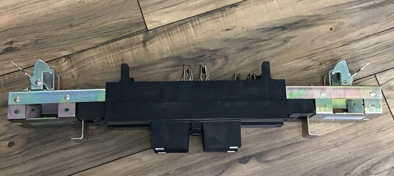 GENERAL ELECTRIC CIRCUIT BREAKER MODULE AMC4SE MODEL 1 4POLE 600V 300AMPS