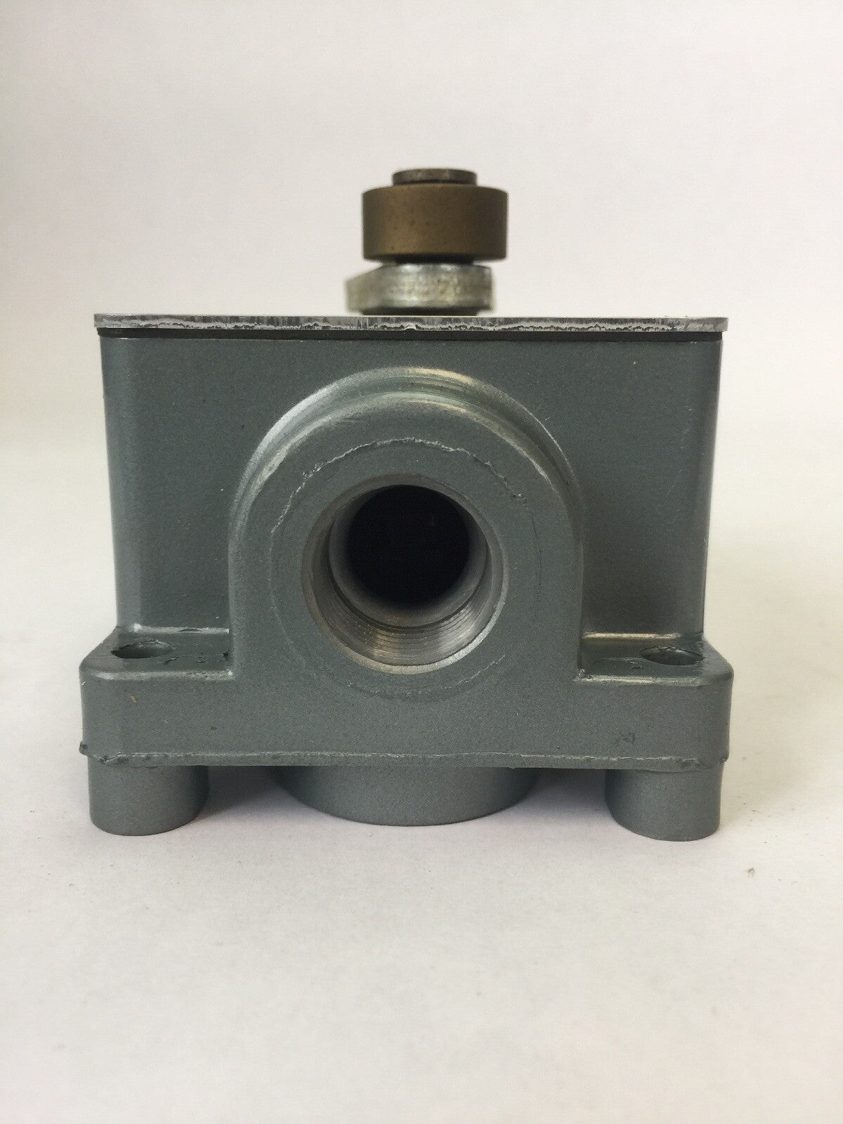 ALLEN BRADLEY 801-ASC29 LIMIT SWITCH ROLLER LEVER 600V AC/DC NO-NC CONTACT