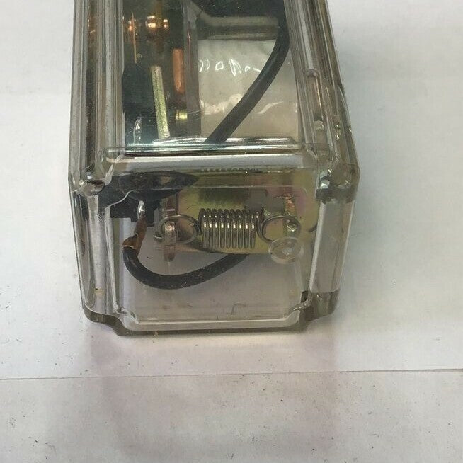 OMRON MK2EP-UA-AC12 RELAY 10A 230VAC/28VDC COIL:12VAC ***LOTOF8***