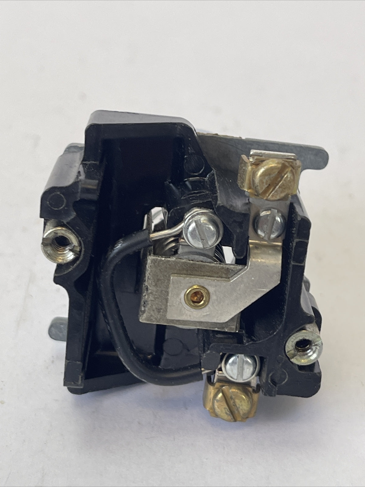 CUTLER HAMMER 10250T206 STD. IND. LIGHT RES.-1 HOLE MTG. 24V