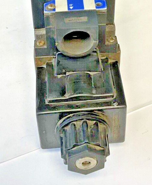 NORTHMAN SWH-G03-C4-A120-10 SLOENOID OPERATED DIRECTIONAL VALVE