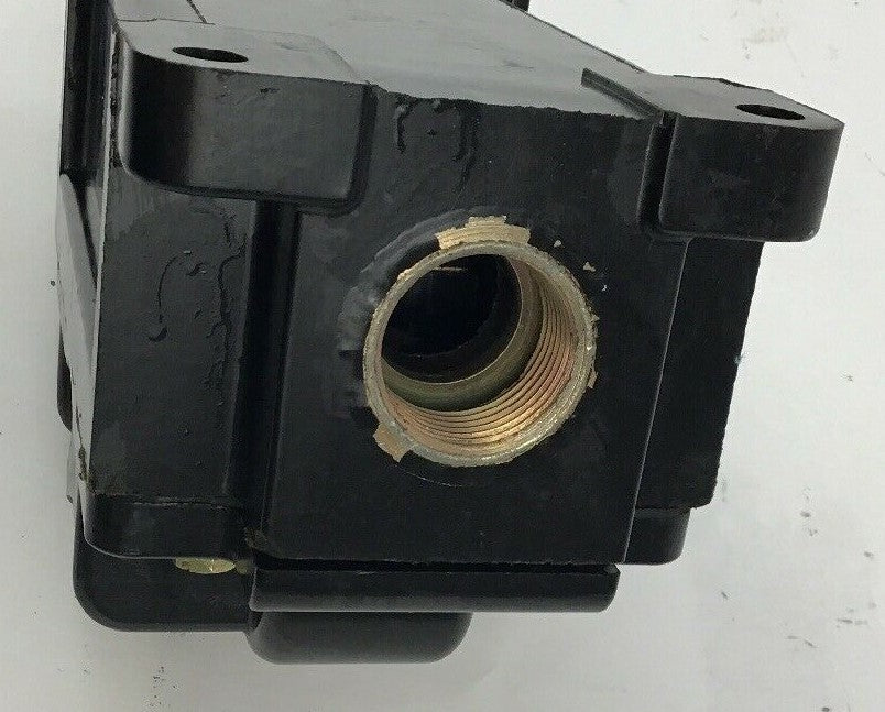 WESTINGHOUSE PUSHBUTTON STATION TYPE HDCR STYLE 51-E-2186 600VOLTS