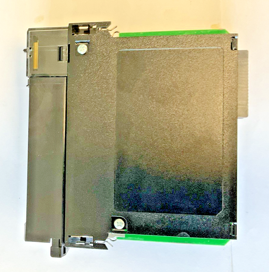 ALLEN BRADLEY 1756-IB16I INPUIT MODULE FW:3.004 SER.A 24VDC
