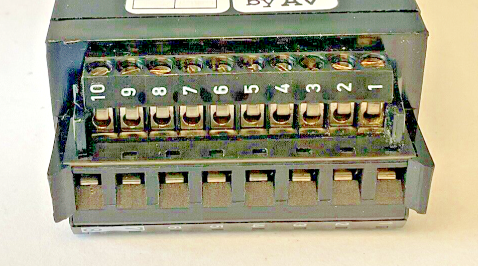 OMEGA DPIS32-DC PANEL METER 7050652 STRAIN GAUGE