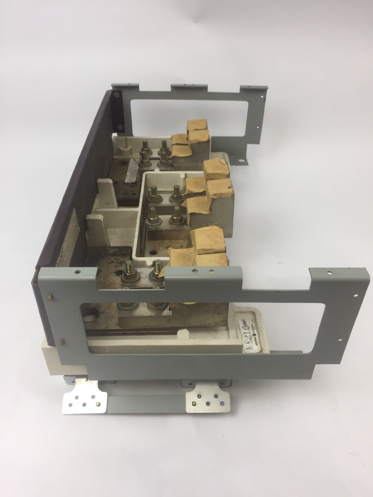 GE SPECTRA SERIES AML3800ND MAIN LUG ASSEMBLY 800 AMP 600V MAX 3 POLES