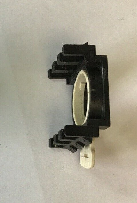 CUTLER HAMMER E22N6 FLUSH PUSH BUTTON 25MM ILLUM. BLUE ***LOTOF2***