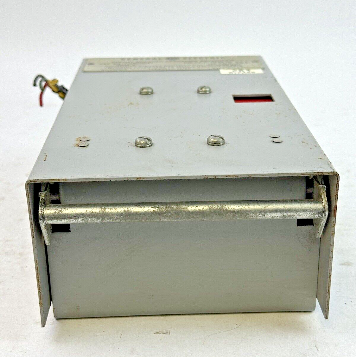 GE - TJKMOMA1 MOD. 2 - CIRCUIT BREAKER OPERATING MECHANISM - 120 VAC, 5.5 A