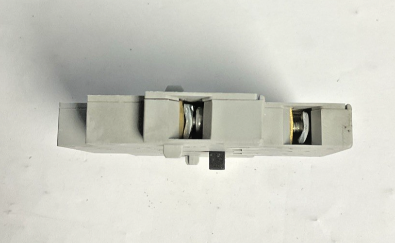 ALLEN BRADLEY 100-MC AUXILIARY CONTACT SER.B 600VAC 10A***LOTOF4***
