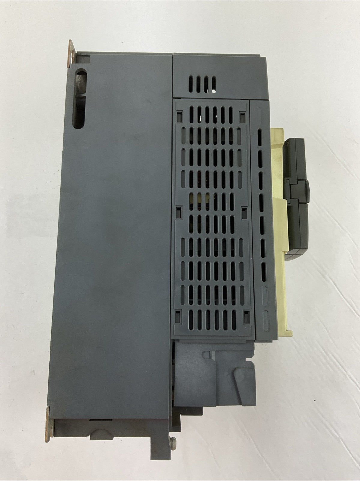SCHNEIDER ELECTRIC ATV71HU55N4 VARIABLE SPEED DRIVE 5.5kW 7.5HP OUTPUT 0..460VAC
