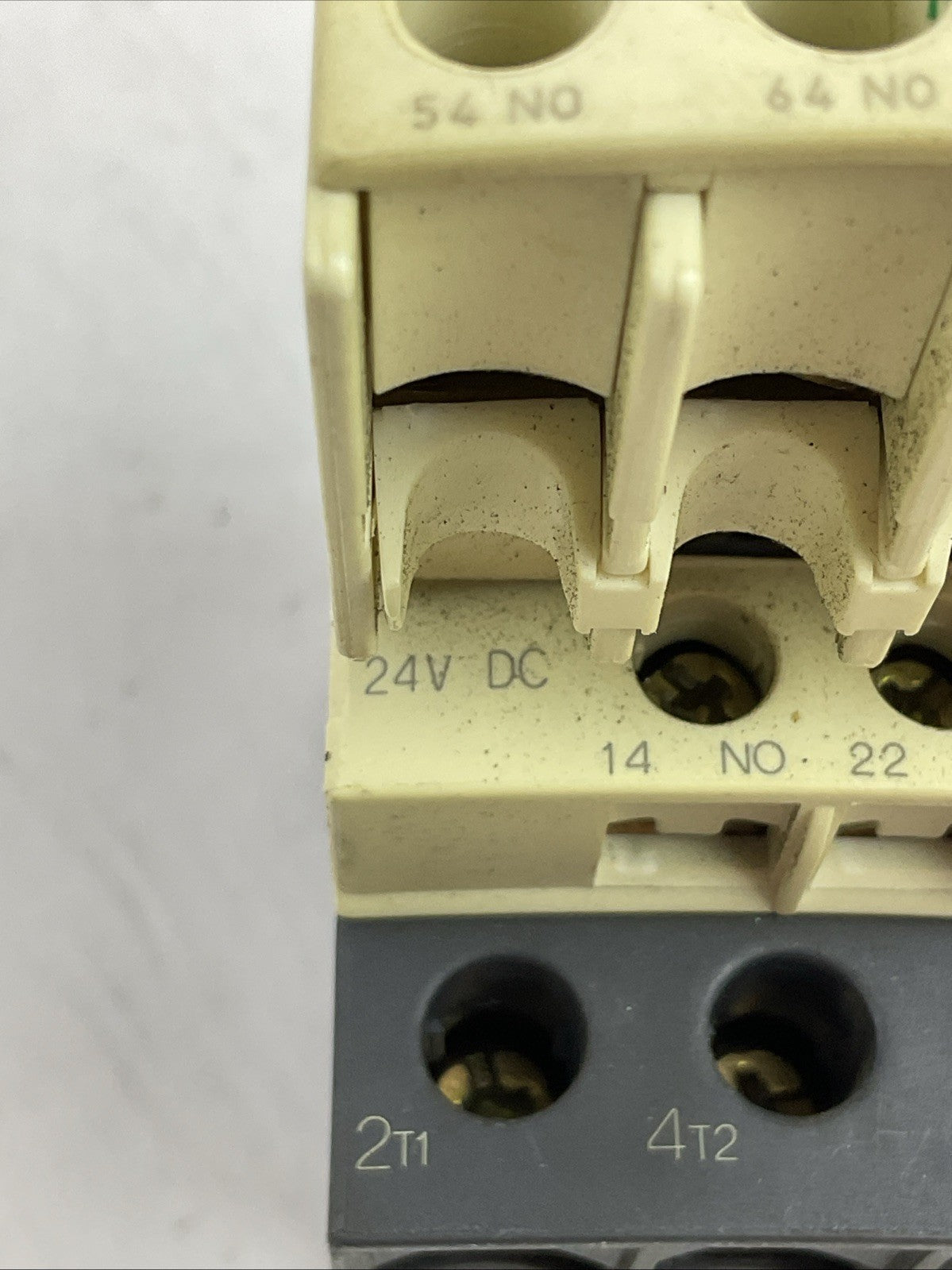 TELEMECANIQUE LC1D025BD CONTACTOR 600VAC 40A COIL 24VDC LADN40 LA1 DN40