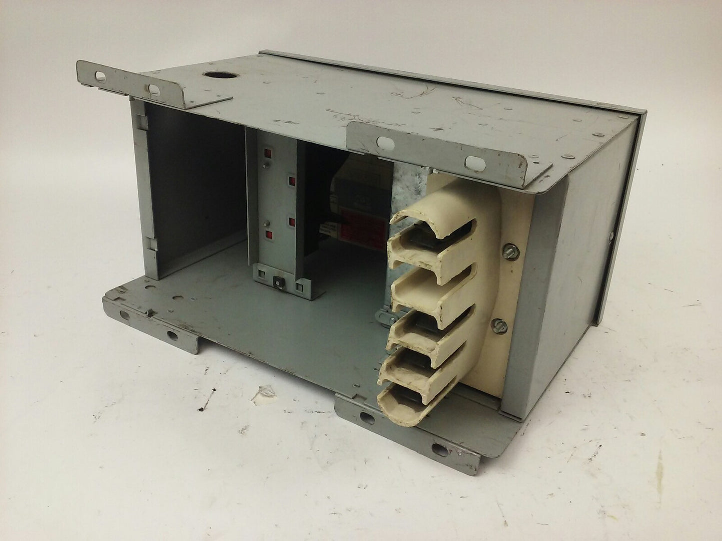 ARROW-HART BUSSWAY, 30AMP 3PH, 3W, 480V, MAX H.P. 20, FUSIBLE, DISCONNECT, USED
