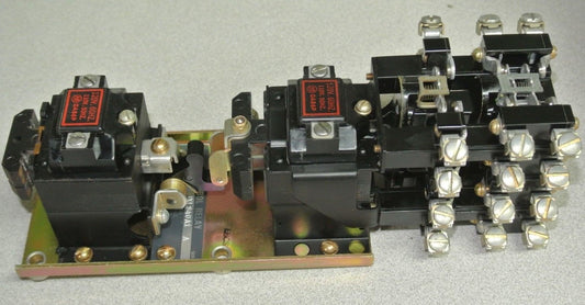 ALLEN-BRADLEY 700-BXL840A1 - AC RELAY TYPE BXL - 110/120V, 8-POLE - NEW SURPLUS