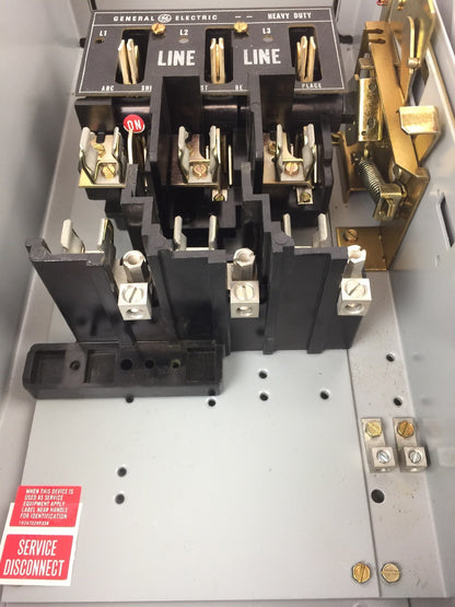 GE TH3322J SAFETY SWITCH 60A 240VAC  250VDC 3 FUSES