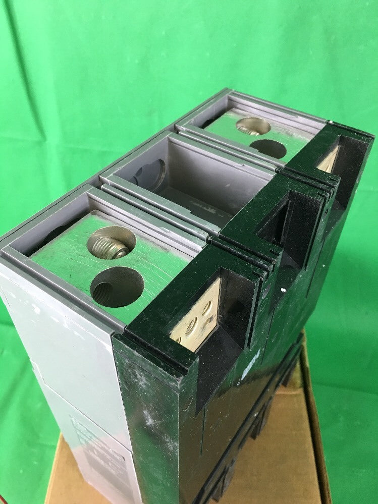 SIEMENS SENTRON LXD62S600ALAC MOLDED CASE SWITCH LXD6-A 600AMP 2P 600V
