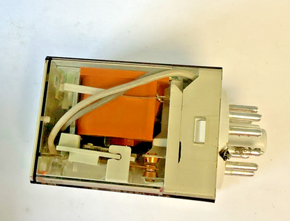 ALLEN BRADLEY 700-HA33A11-4  SER.D RELAY 110VAC 10A ***LOTOF2***