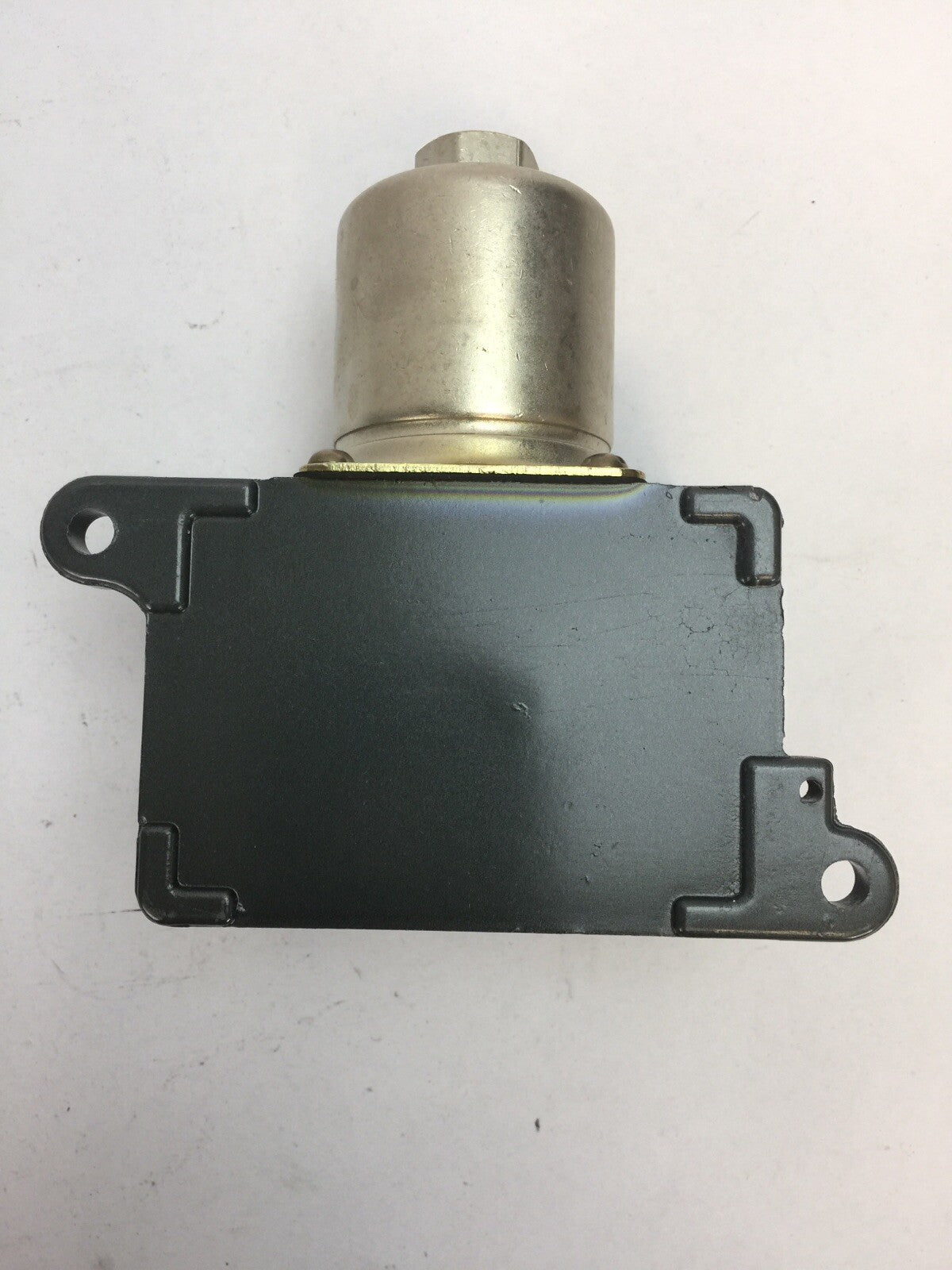 UNITED ELECTRIC CONTROLS J6 9515 142 PRESSURE SWITCH 0-18PSI 5AMP 125/250VAC