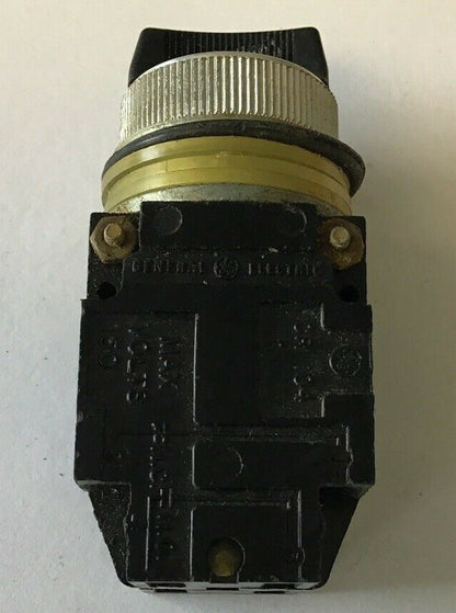 GENERAL ELECTRIC CR104B2221 SELECTOR SWITCH 3POS 150V SILVER COLOR RING**LOTOF2*