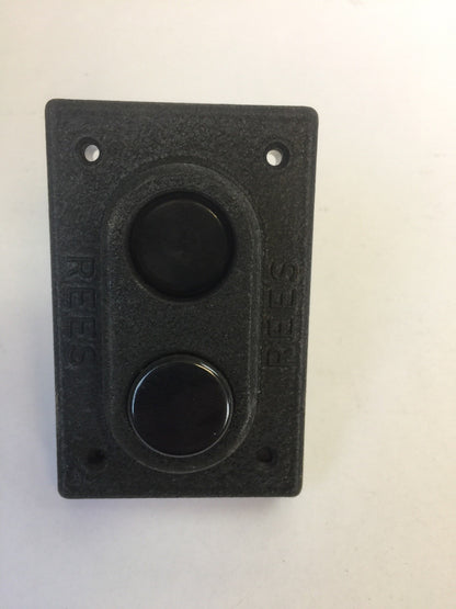 REES 00580-001 PUSHBUTTON SWITCH BLACK AUTO ON