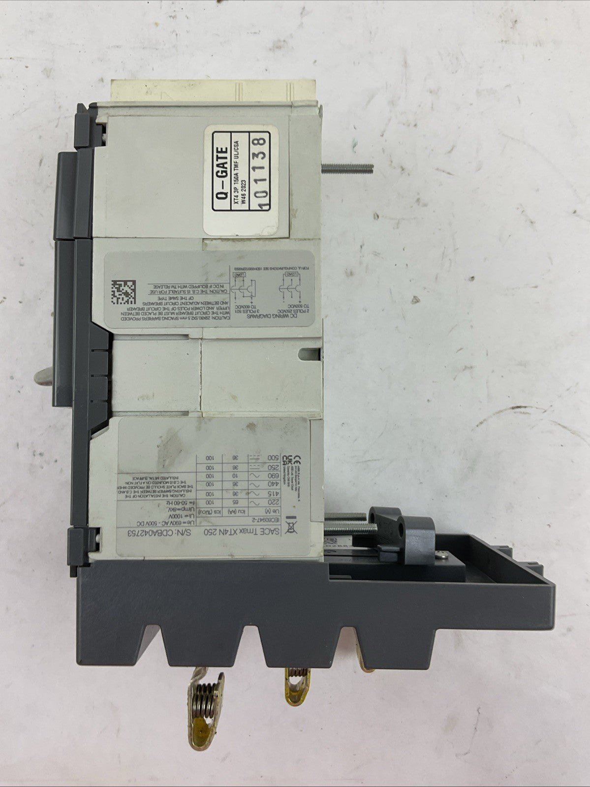 ABB XT4NU3150AYJ000XXX CIRCUIT BREAKER 600VAC 500VDC 150A SACE TMAX XT4N 250