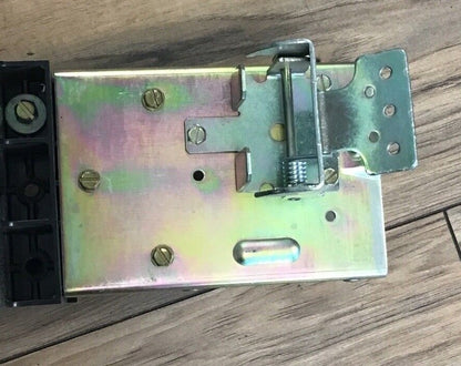GENERAL ELECTRIC CIRCUIT BREAKER MODULE  AMC4SE MODEL 1 4POLE 600V 300AMPS