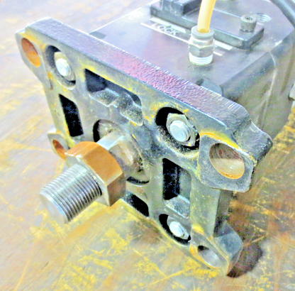 SMC CDLAFN100-700-D-X1US PNEUMATIC CYLINDER 145 PSI MAX PRESSURE 1.0 MPa