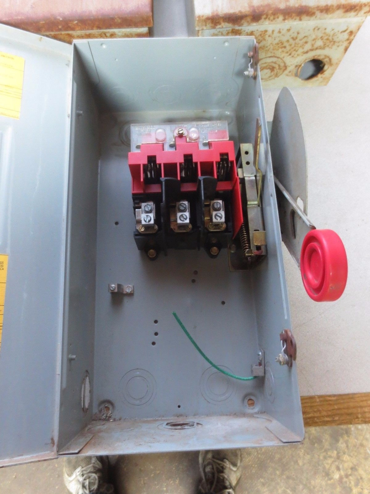 EATON / CUTLER-HAMMER DH361UGK 600V 30A HEAVY DUTY FUSIBLE SAFETY SWITCH