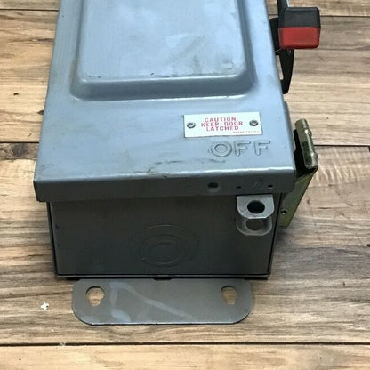 SQUARE D H221A SER.E1 SAFETY SWITCH 30A 240VAC 250VDC  FUSIBLE TYPE 12K