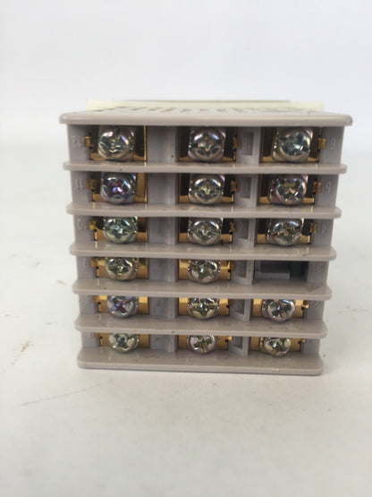AZBIL C15TV0RA0300 TEMPERATURE CONTROLLER SDC15