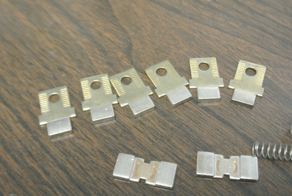 CUTLER-HAMMER 6-331-16 CONTACT KIT / 3 POLE / 40A / NEW SURPLUS