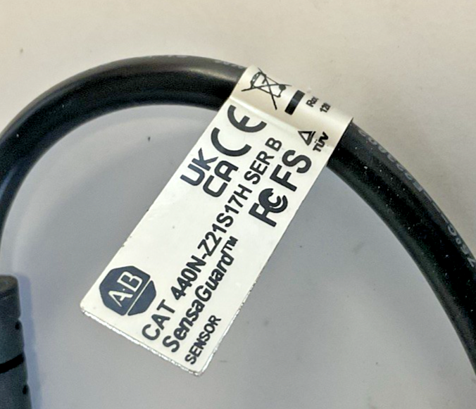ALLEN BRADLEY 44N-Z21S17H CONTACT SWITCH SER.B SENSAGUARD F/WREV:1.005 H/WREV:1