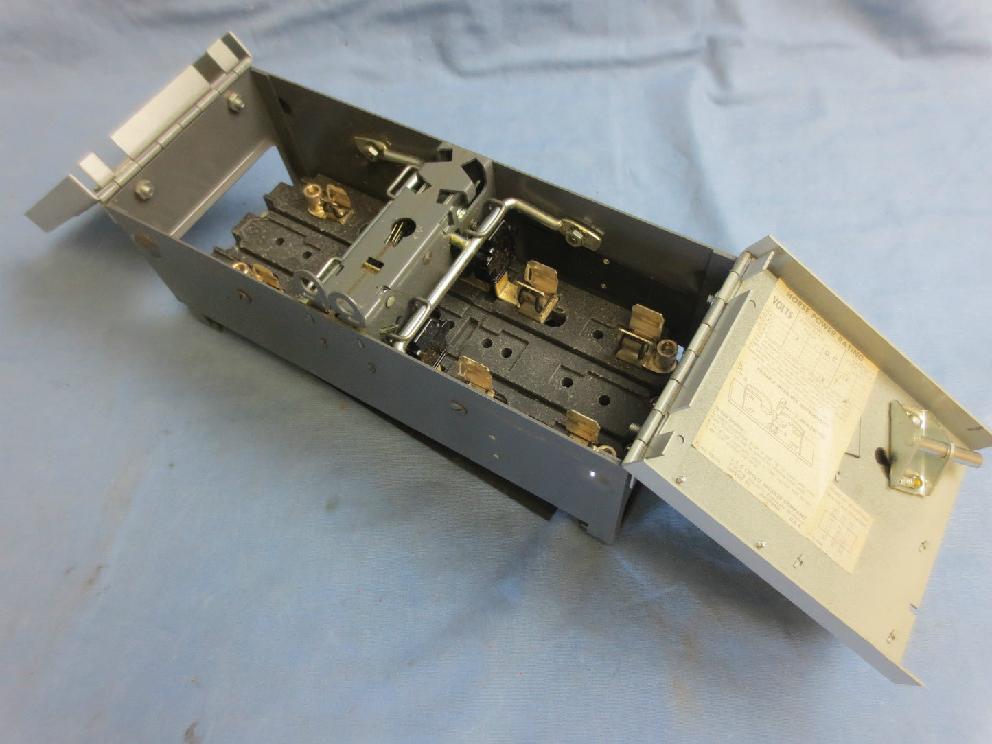 I-T-E V2B2212LR VACU-BREAK PANELBOARD & SWITCHBOARD UNIT 240V 30-60A NEW SURPLUS