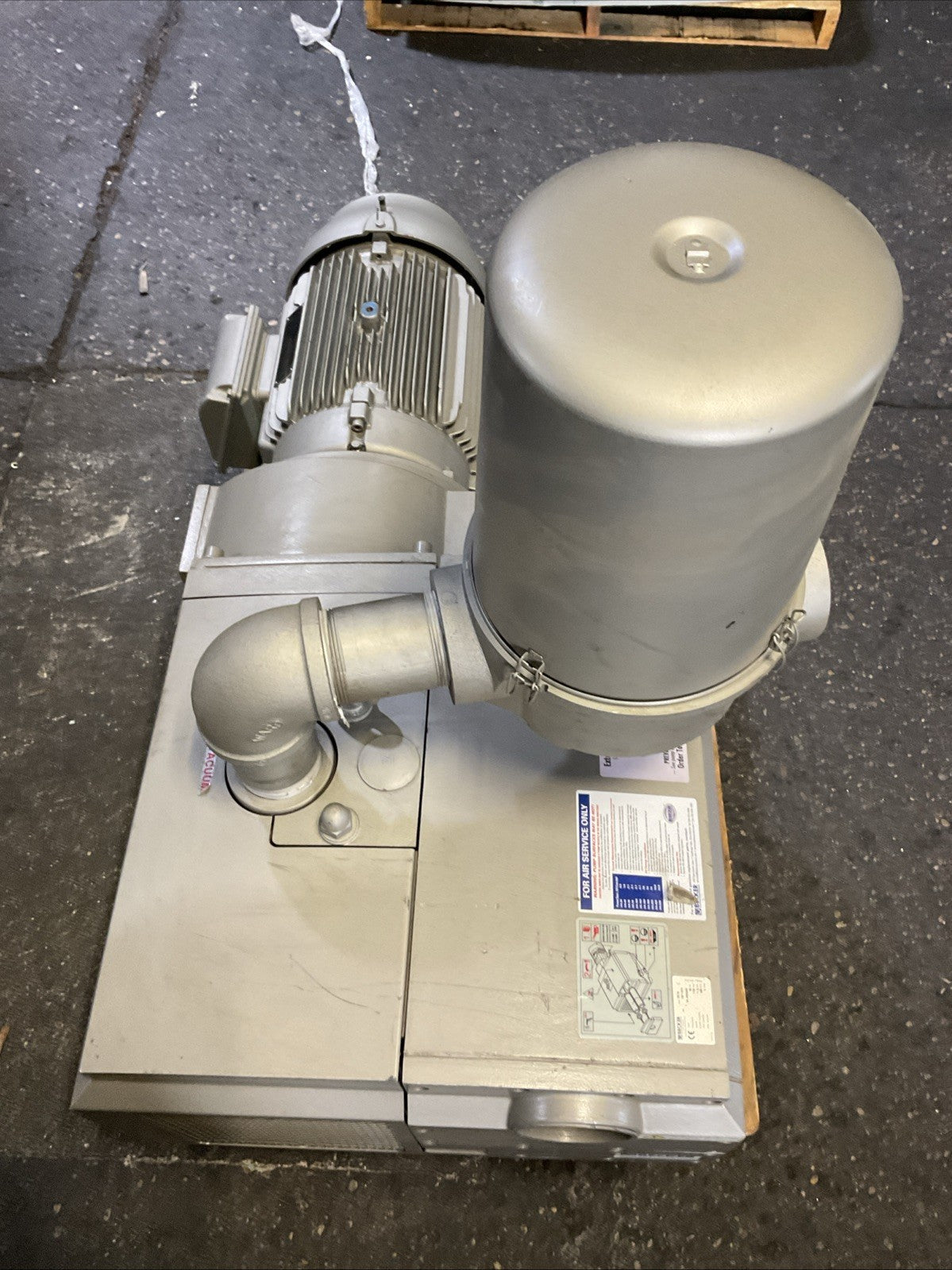BECKER E3211674 U4.400SA/K OIL LUBRICATED ROTARY VANE VACUUM PUMP 01512ET3E284TC