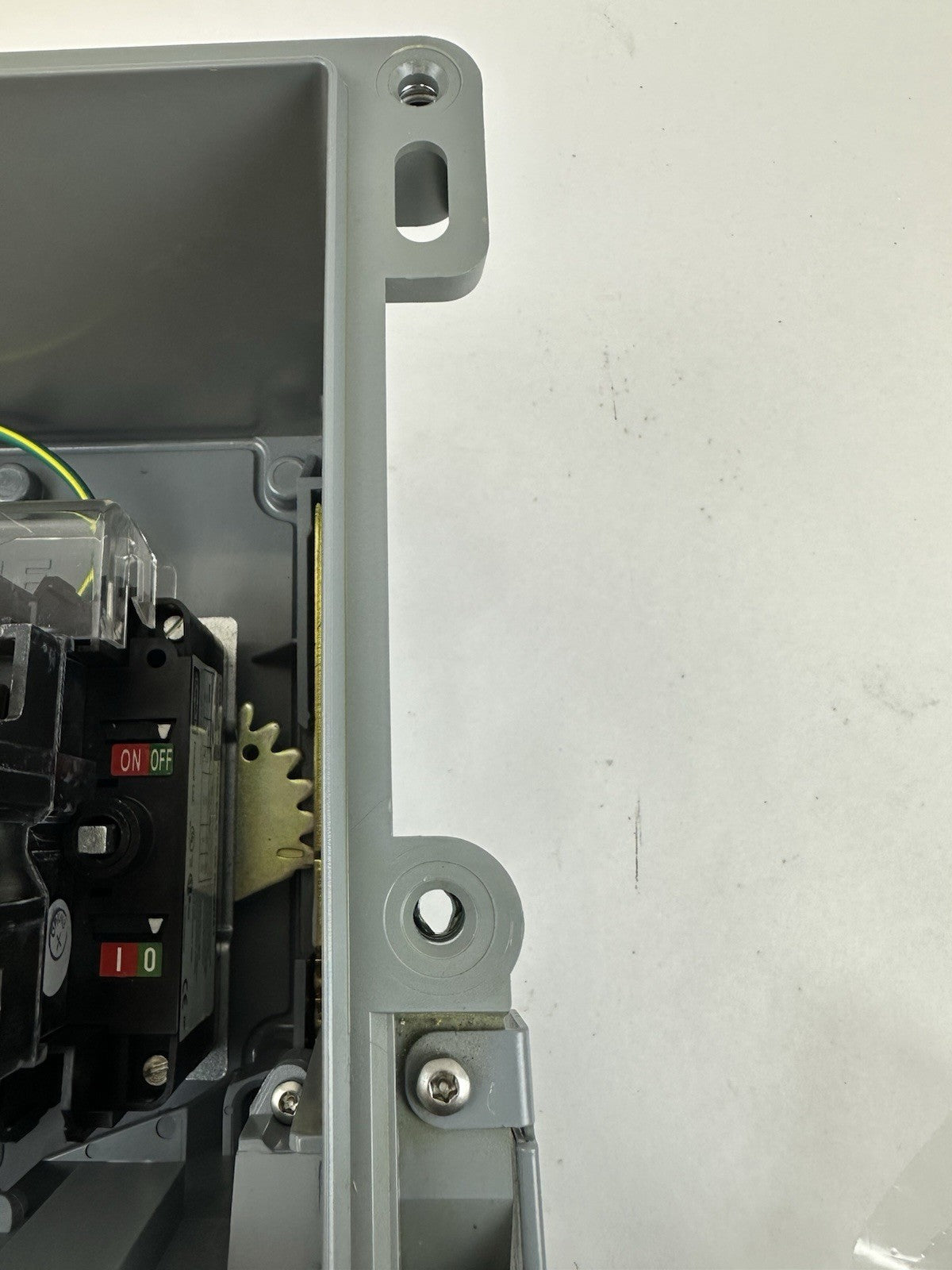 HUBBELL HBL460MIF9W PIN & SLEEVE MECHANICAL INTERLOCK 60A 240VA