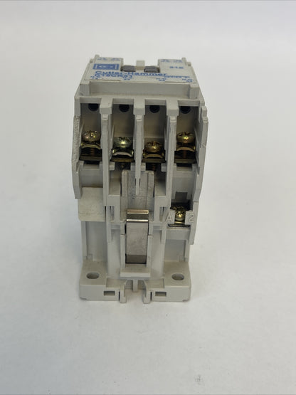 CUTLER HAMMER D15CR31TB FREEDOM SERIES MULTIPOLE RELAY 600V 4POLE COIL 24V 50/60