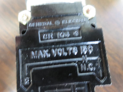 GENERAL ELECTRIC CR104A8222 MINIATURE MUSHROOM-HEAD PUSHBUTTON - NEW SURPLUS