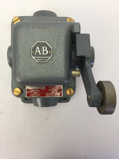 ALLEN BRADLEY 801-ASC1711 LIMIT SWITCH ROLLER LEVER 600VAC 550VDC NEMA TYPE 7-9