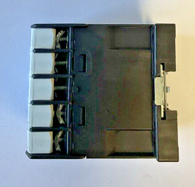 EATON DILER-40-G XTRM10A40 CONTACTOR 600VAC 250VDC ***LOTOF2***