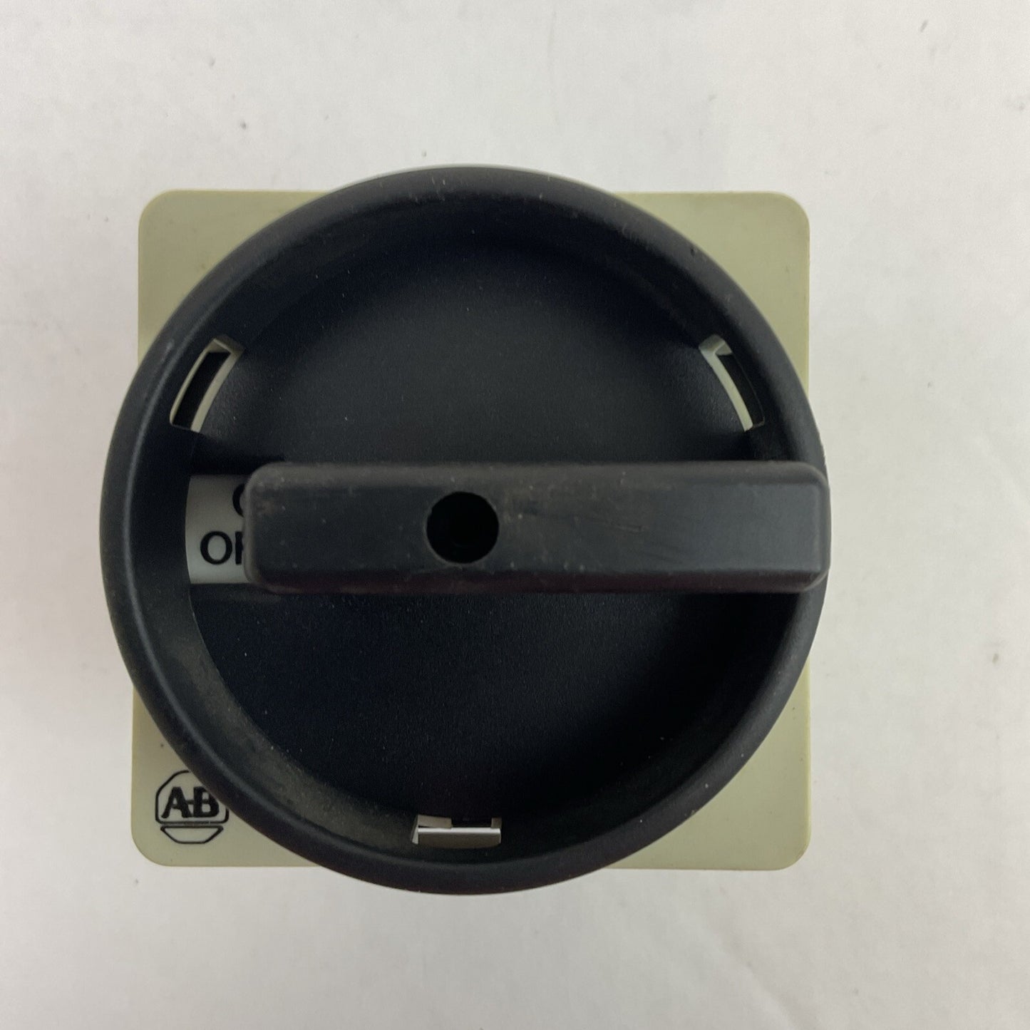 ALLEN BRADLEY 194L-E25 SER A LOAD SWITCH 25A 600VAC 15HP 3PH