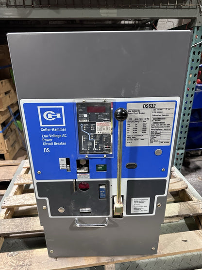 CUTLER HAMMER DS632 CIRCUIT BREAKER 3200 AMP 635V W/DIGITRIP RMS 810 S86LSIG (D)
