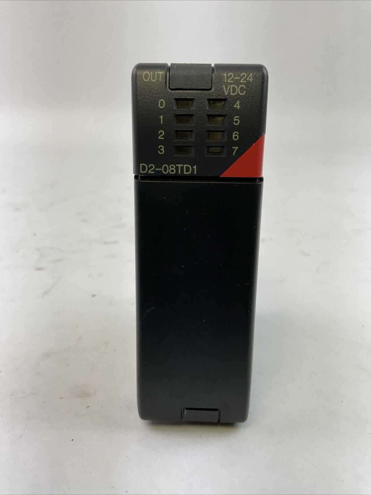 AUTOMATION DIRECT D2-08TD1 OUTPUT MODULE 12-24VDC