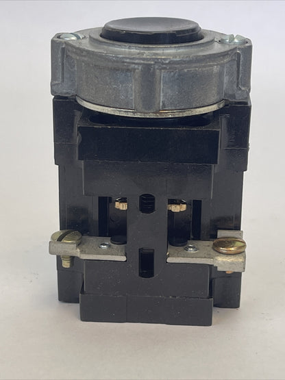 CUTLER HAMMER 10250H479-12 1077 PUSHBUTTON OPERATOR BLACK P.B. BASE MTG.